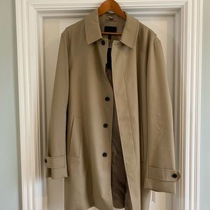 Banana Republic Men’s Trench; size L